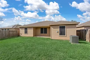 818 Marigold Rd, Baytown, TX 77521 - Photo 31