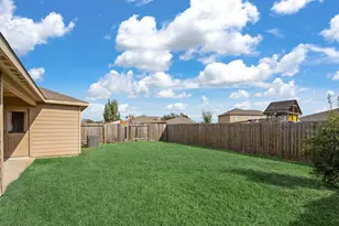 818 Marigold Rd, Baytown, TX 77521 - Photo 33