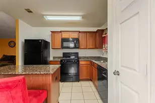 818 Marigold Rd, Baytown, TX 77521 - Photo 13