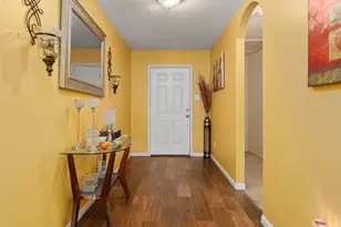 818 Marigold Rd, Baytown, TX 77521 - Photo 5