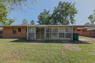 10038 Lazy Oaks St, Houston, TX 77080 - Photo 11