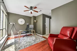 9360 Briar Forest Dr, Houston, TX 77063 - Photo 25