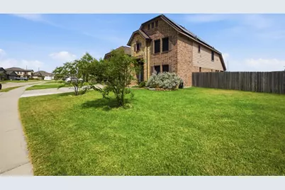 15002 Gulfstream Park Avenue, Mont Belvieu, TX 77523 - Photo 5
