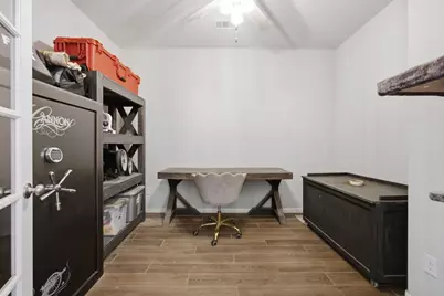 15002 Gulfstream Park Avenue, Mont Belvieu, TX 77523 - Photo 23