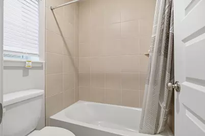 15002 Gulfstream Park Avenue, Mont Belvieu, TX 77523 - Photo 19