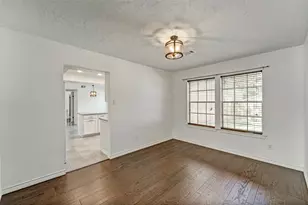 17 E Wandering Oak Dr, The Woodlands, TX 77381 - Photo 11