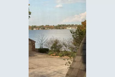 109 Cove Point, Conroe, TX 77356 - Photo 23