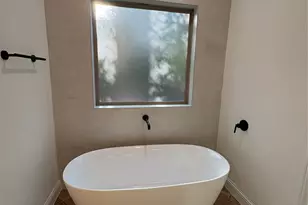 109 Cove Point, Conroe, TX 77356 - Photo 11