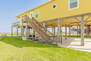3000 Copacabana Dr, Crystal Beach, TX 77650 - Photo 17