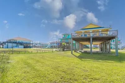 3000 Copacabana Dr, Crystal Beach, TX 77650 - Photo 11