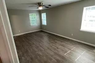 3211 Retta St, Houston, TX 77026 - Photo 9