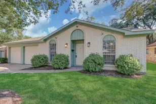 15611 La Casa Ln, Houston, TX 77062 - Photo 3