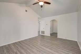 15611 La Casa Ln, Houston, TX 77062 - Photo 9