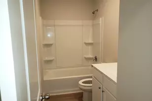 16129 Sugar Fls Dr, Conroe, TX 77303 - Photo 9