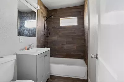 1711 W 5th Street, Freeport, TX 77541 - Photo 11