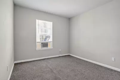 1711 W 5th Street, Freeport, TX 77541 - Photo 9