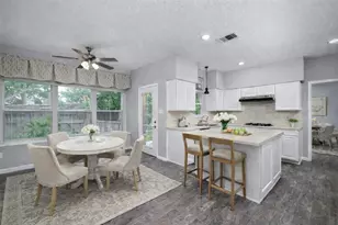 28246 Nancy Ct, Conroe, TX 77385 - Photo 5