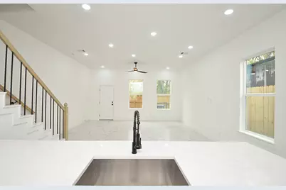 9312 Waller Street, Houston, TX 77012 - Photo 9
