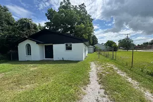 502 N Oak St, Texas City, TX 77591 - Photo 1