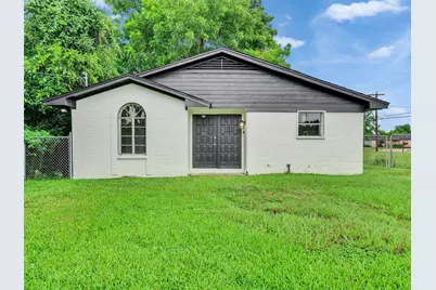 502 N Oak Street, Texas City, TX 77591 - Photo 1
