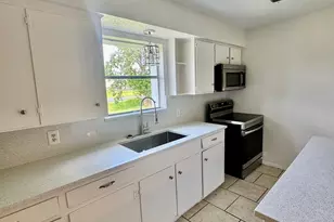 502 N Oak St, Texas City, TX 77591 - Photo 11