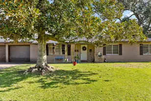 904 Avenue C, Sweeny, TX 77480 - Photo 33