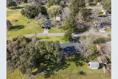 904 Avenue C, Sweeny, TX 77480 - Photo 37