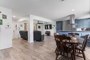 904 Avenue C, Sweeny, TX 77480 - Photo 15