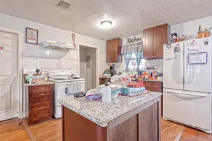 10434 Envoy St, Houston, TX 77016 - Photo 9