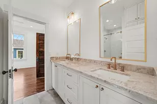 404 Avondale St, Houston, TX 77006 - Photo 21