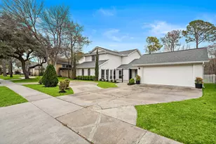 7810 Antoine Dr, Houston, TX 77088 - Photo 1