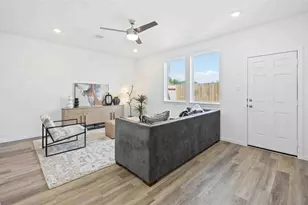 5921 Manning Oaks St, Houston, TX 77091 - Photo 9