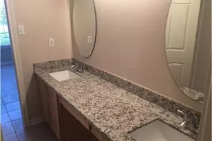 2255 Braeswood Park Dr, Houston, TX 77030 - Photo 9