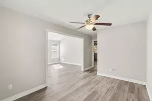 3 Flint St, Conroe, TX 77301 - Photo 9