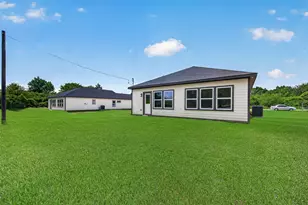 527 Oleander St, Prairie View, TX 77484 - Photo 37