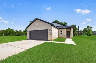 527 Oleander St, Prairie View, TX 77484 - Photo 3