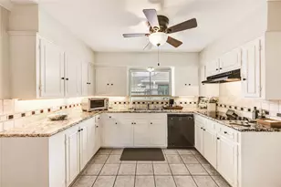 2602 Briarbrook Dr, Houston, TX 77042 - Photo 5