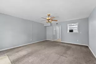 5237 Arboles Dr, Houston, TX 77035 - Photo 9