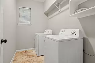 1927 Pinewood Ct, Baytown, TX 77521 - Photo 33