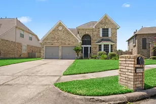 1927 Pinewood Ct, Baytown, TX 77521 - Photo 5