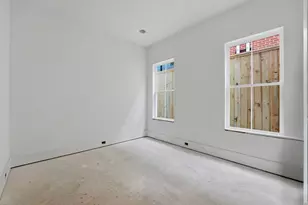 611B E 25th St, Houston, TX 77008 - Photo 13