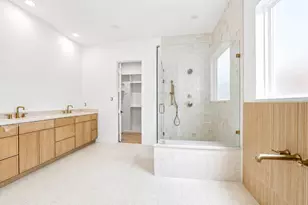 611B E 25th St, Houston, TX 77008 - Photo 13