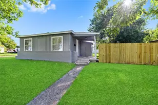 710 13th St N, Texas City, TX 77590 - Photo 1