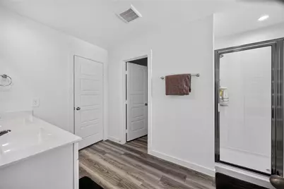 10419 Pelham Crescent Court, Houston, TX 77051 - Photo 15