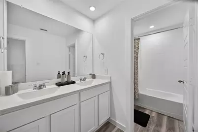 10419 Pelham Crescent Court, Houston, TX 77051 - Photo 19