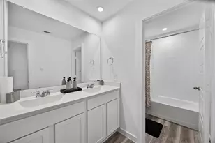 10419 Pelham Cres Ct, Houston, TX 77051 - Photo 19