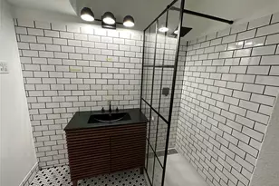 1906 Binz St, Houston, TX 77004 - Photo 11