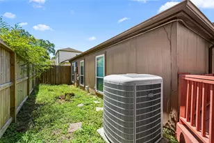 1516 Beaconshire Rd, Houston, TX 77077 - Photo 27