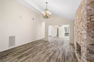 1516 Beaconshire Rd, Houston, TX 77077 - Photo 9