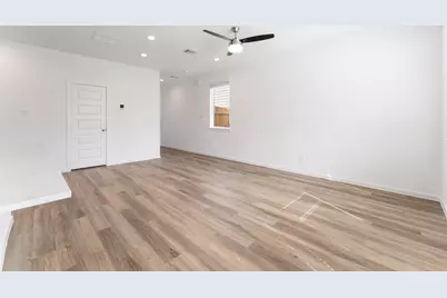 7815 Inwood Hills Lane, Houston, TX 77088 - Photo 13